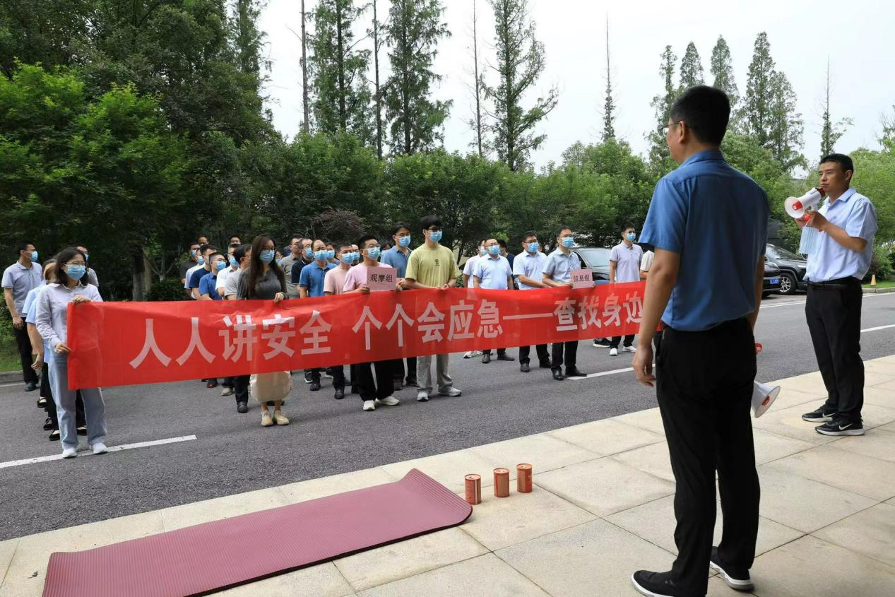 基桩公司和地质三队联合开展“安全生产月”系列活动